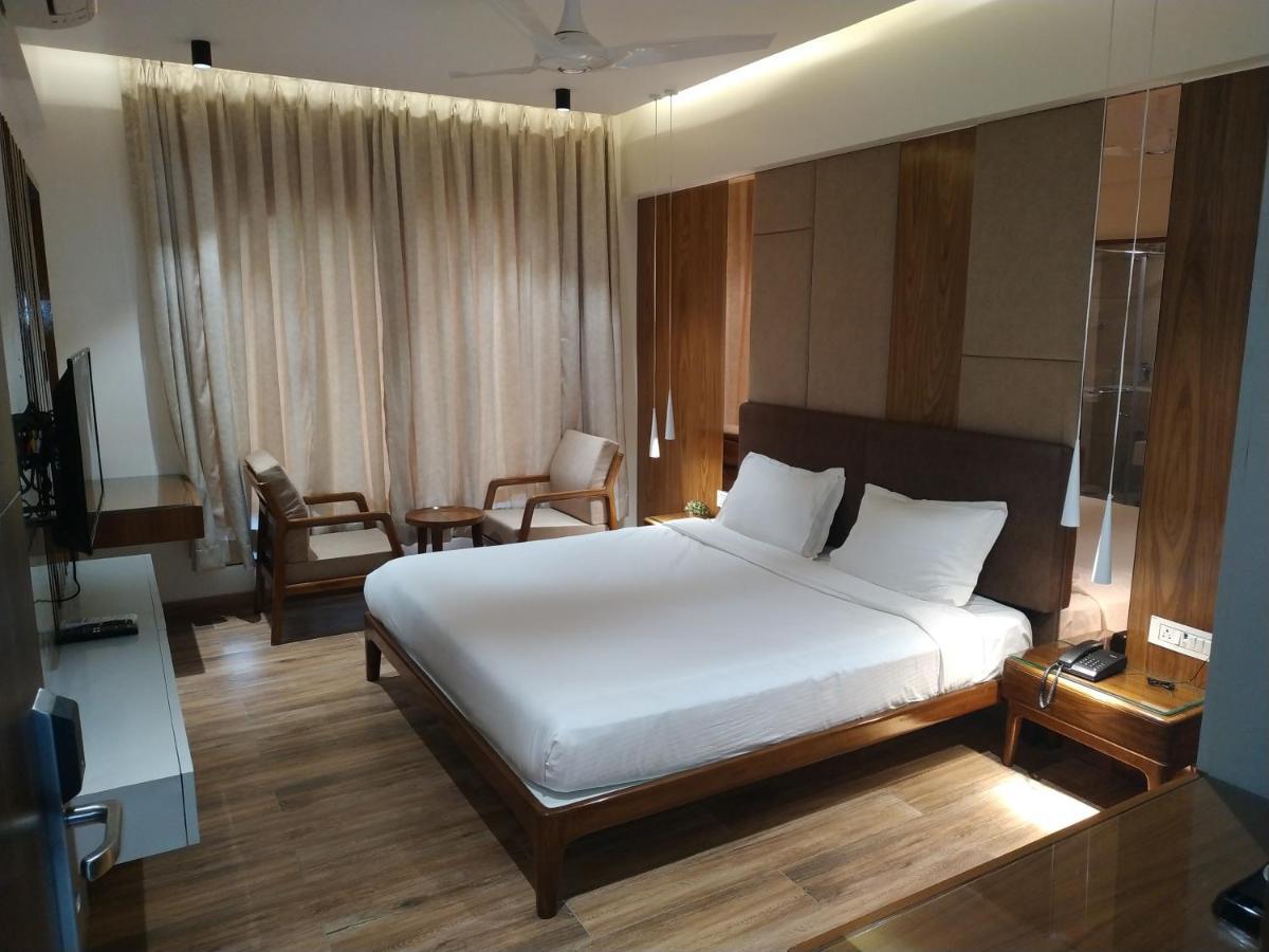 Hotel Florence Нандед Экстерьер фото
